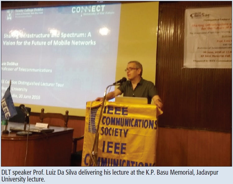 DLT speaker Prof. Luiz Da Silva delivering his lecture at the K.P. Basu Memorial, Jadavpur University lecture.